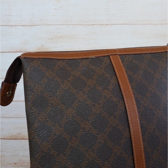 Bally Travel/Cosmetic/Toiletry Bag - Picture 10 of 16